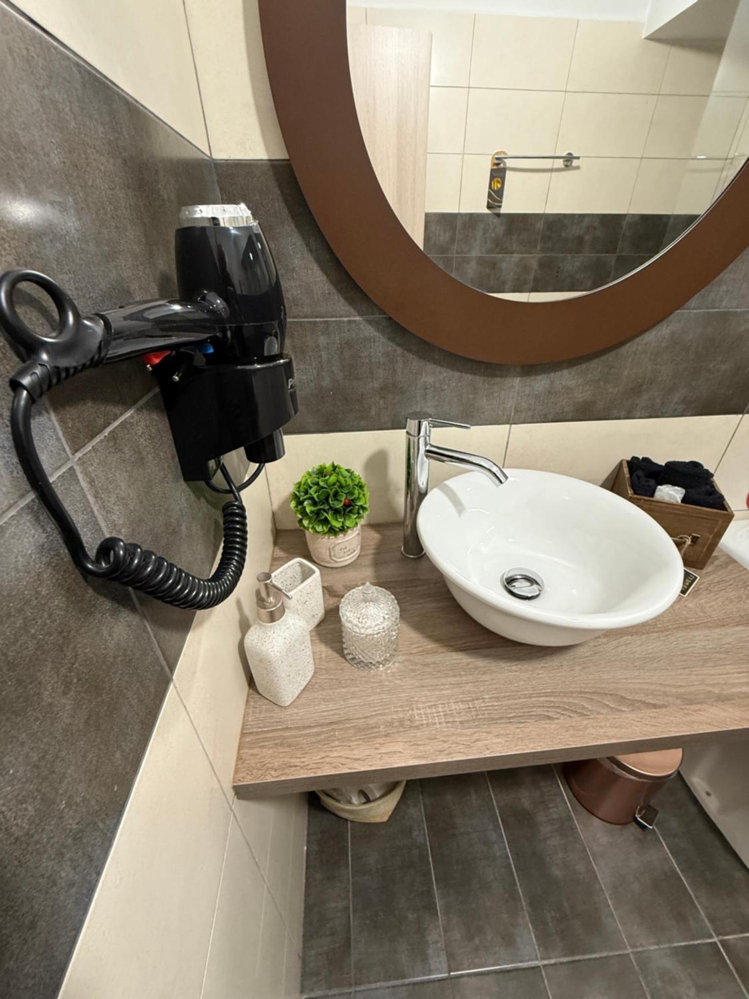 Appartamento Compass Lofts Atene Esterno foto